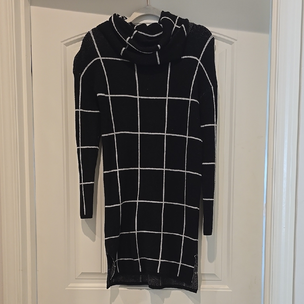 Black and White Grid Pattern Sweater Dress